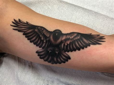 The Symbolism behind Crow Tattoos: Exploring Meanings and Representations
