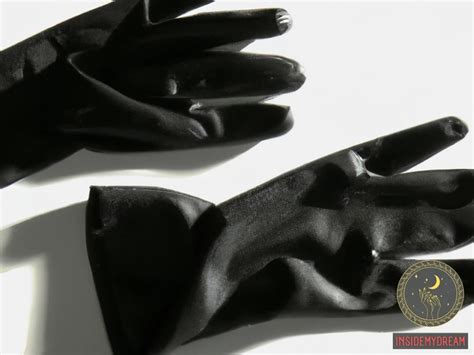 The Symbolism of Black Gloves in Dreams