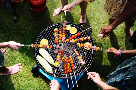 The Ultimate BBQ Party: Tips for Hosting an Unforgettable Gathering