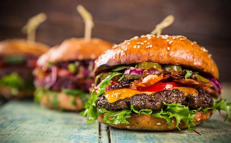 The Ultimate Burger: Essential Tips and Techniques for Culinary Excellence