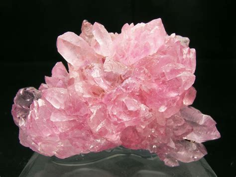 The Varied Types and Shades of Rose Quartz: Exploring Its Diverse Facets