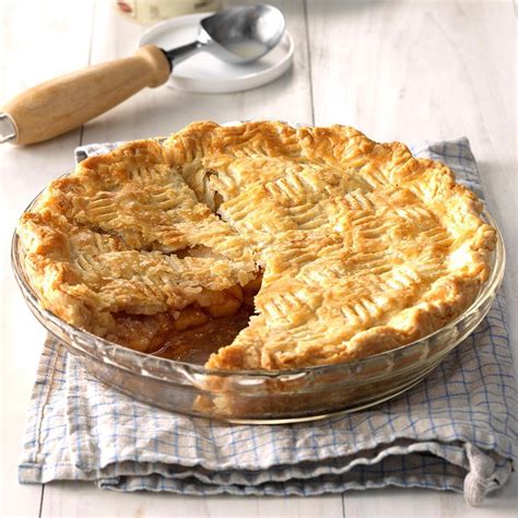 Tips and Tricks for a Perfectly Baked and Golden Apple Pie