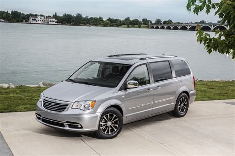 Top Minivan Models for the Ultimate Family Travel Experience