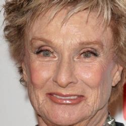 Towering Stature: How Tall is Cloris?!