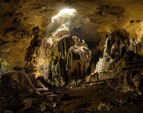 Uncover the Mysteries of Ancient Aquatic Caverns