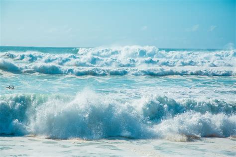 Unveiling the Soothing Influence of Sea Waves