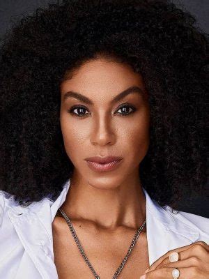 Yendi Phillipps's Height and Model Measurements